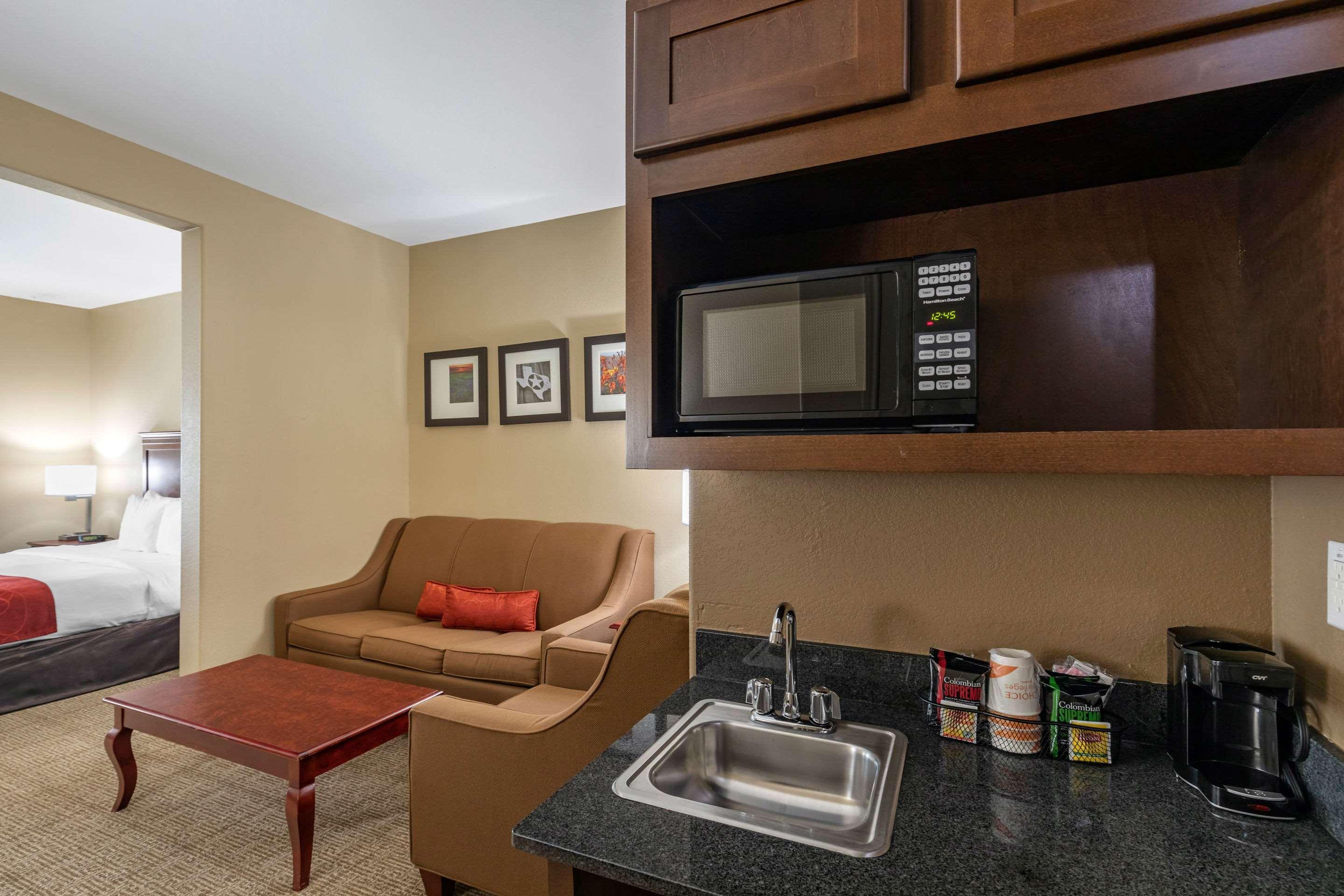 Comfort Suites Ennis Eksteriør bilde