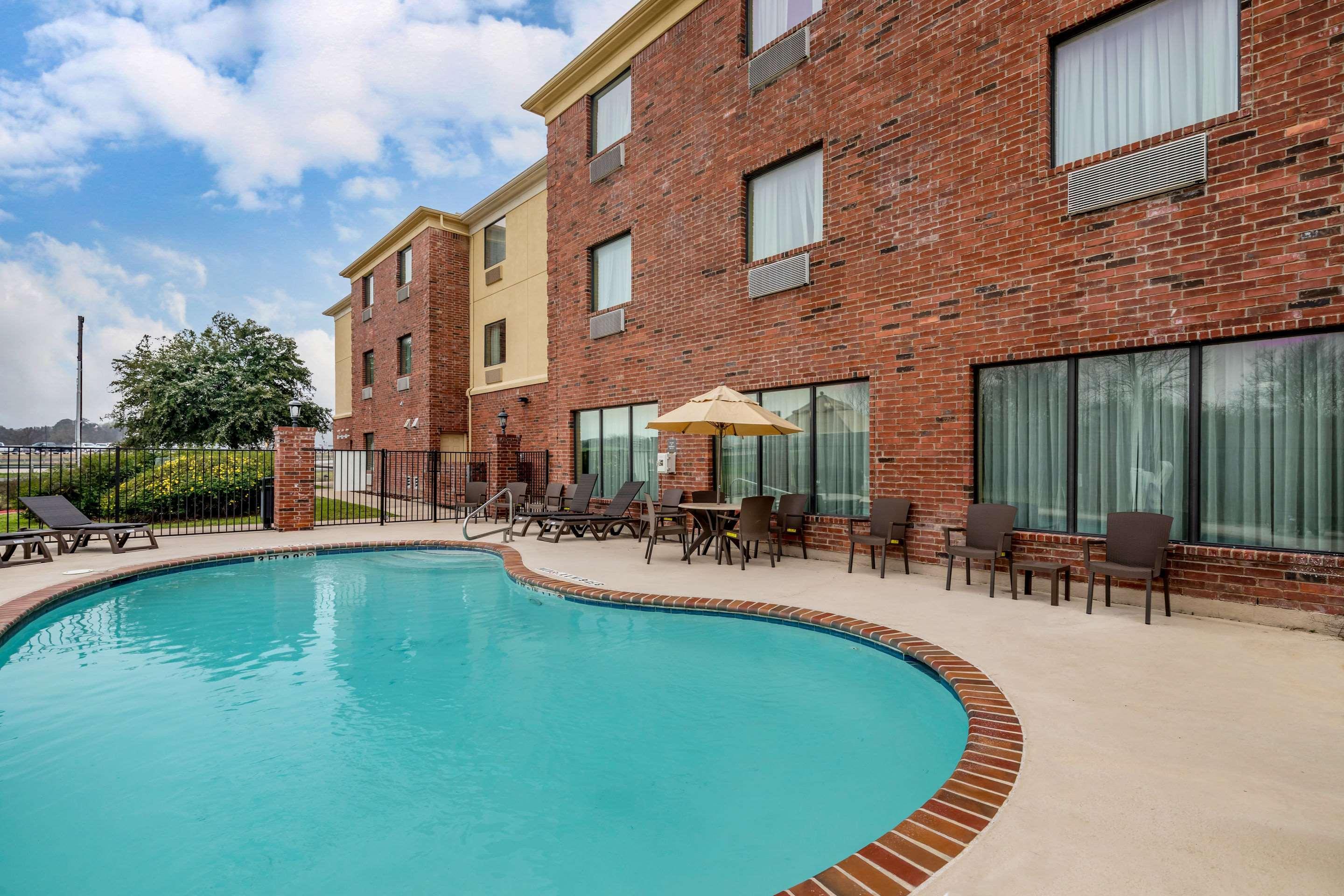 Comfort Suites Ennis Eksteriør bilde