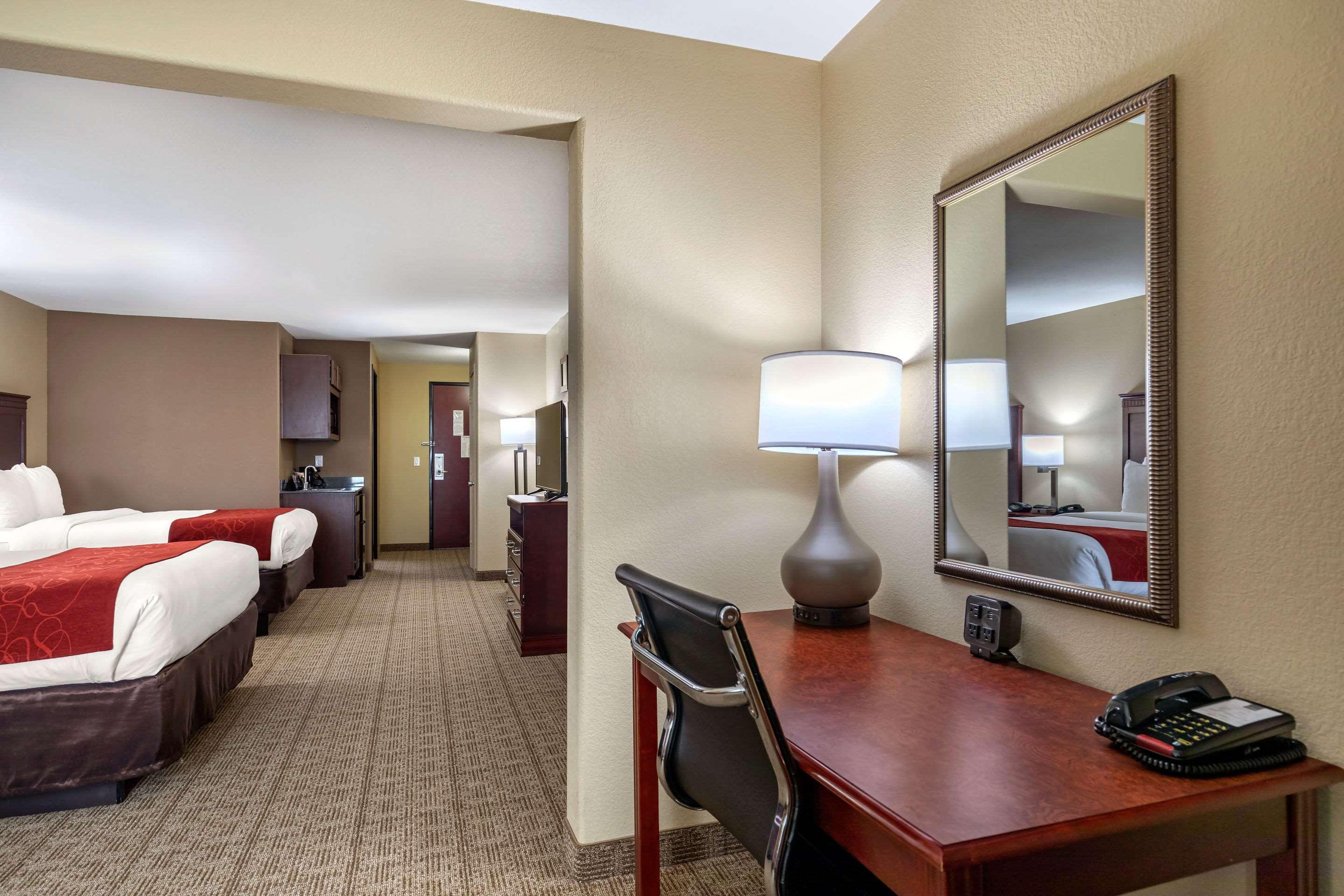 Comfort Suites Ennis Eksteriør bilde