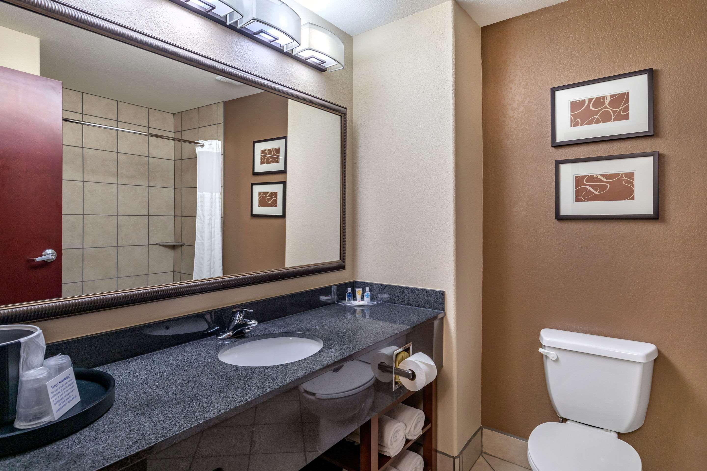 Comfort Suites Ennis Eksteriør bilde