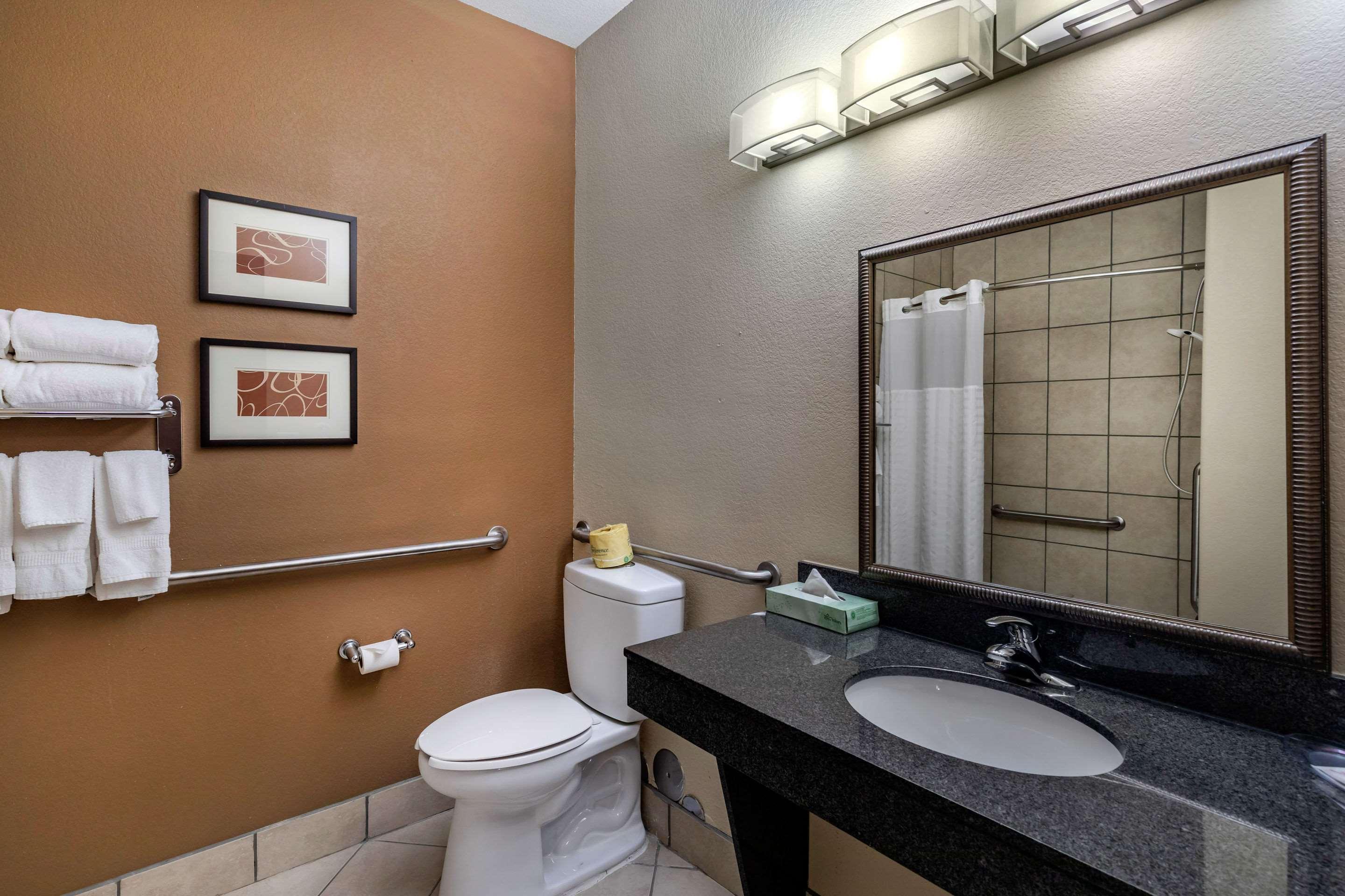 Comfort Suites Ennis Eksteriør bilde