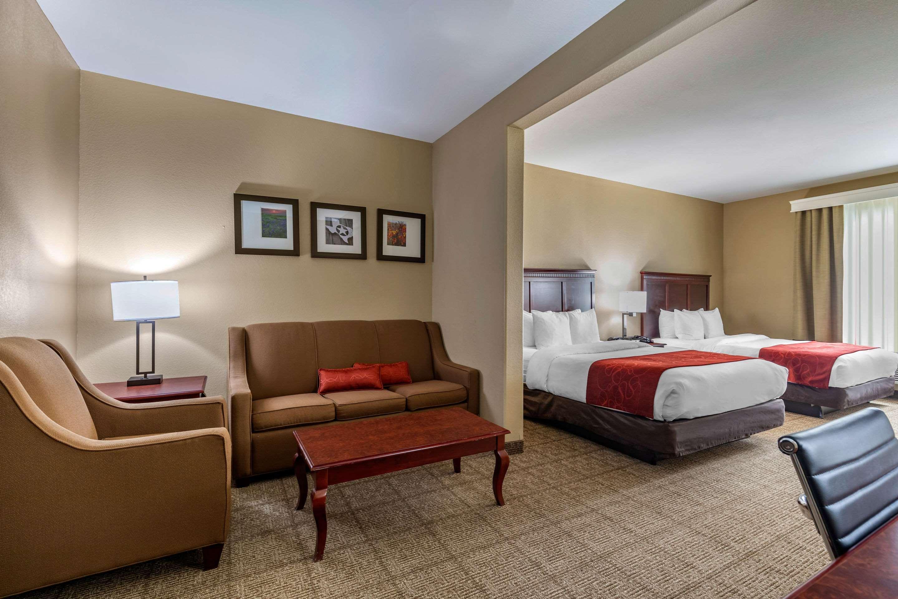 Comfort Suites Ennis Eksteriør bilde