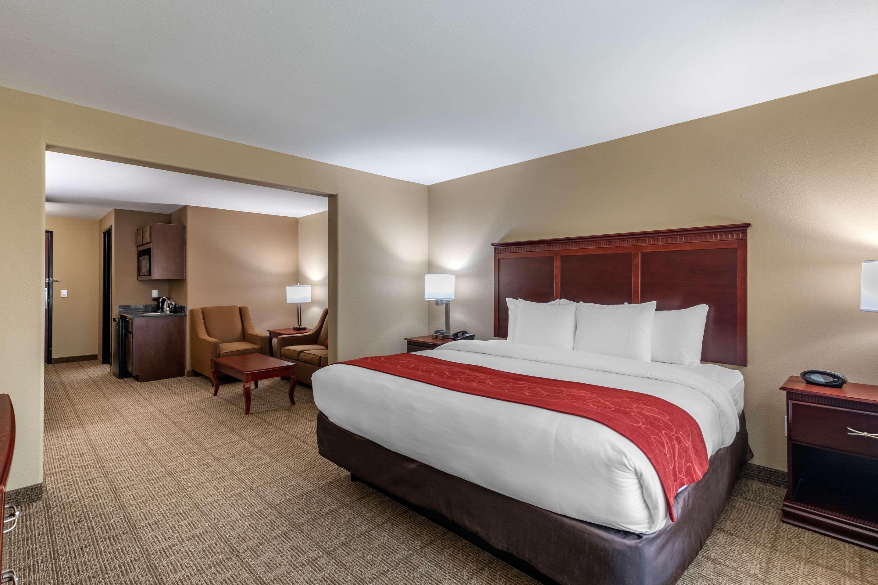 Comfort Suites Ennis Eksteriør bilde