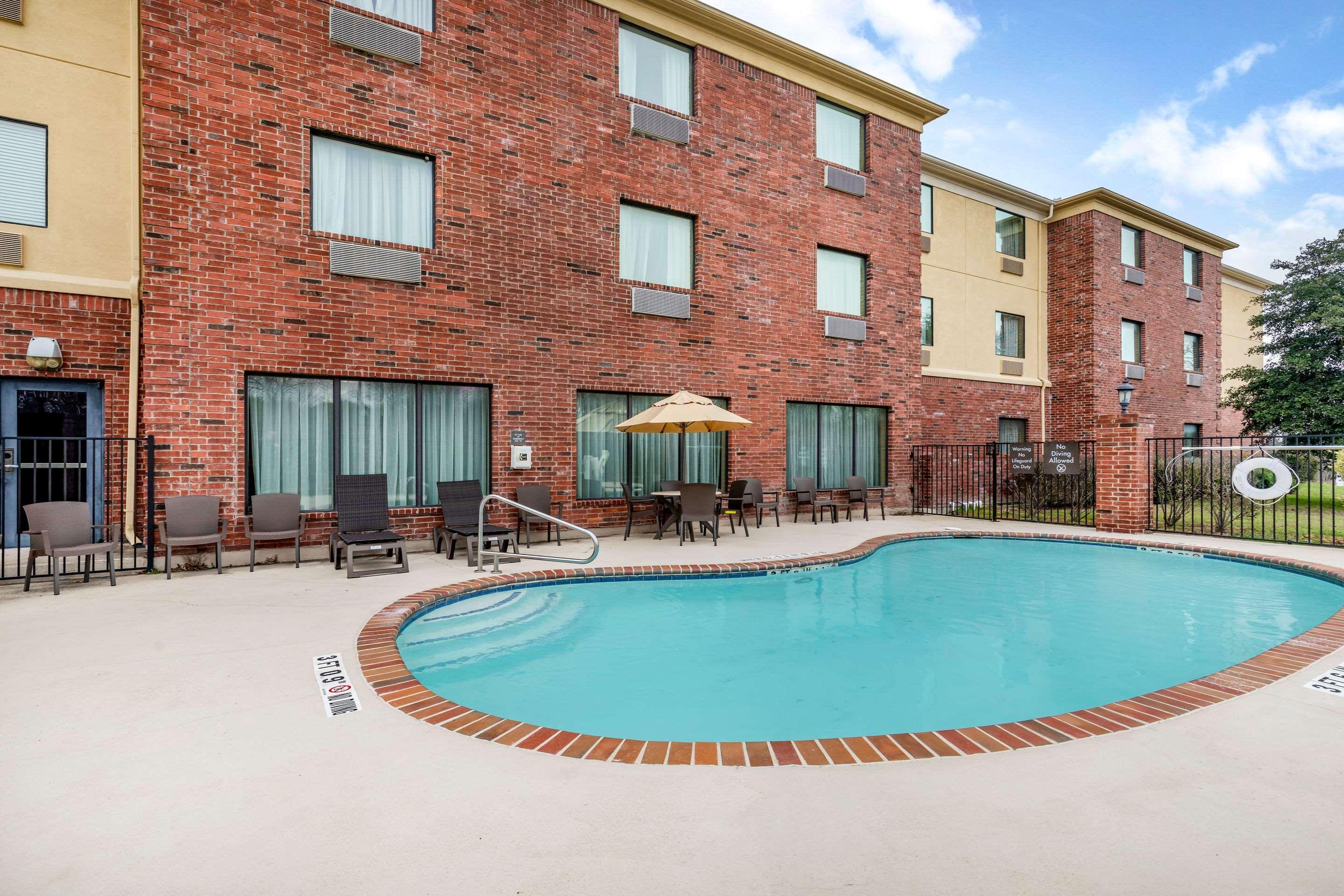 Comfort Suites Ennis Eksteriør bilde