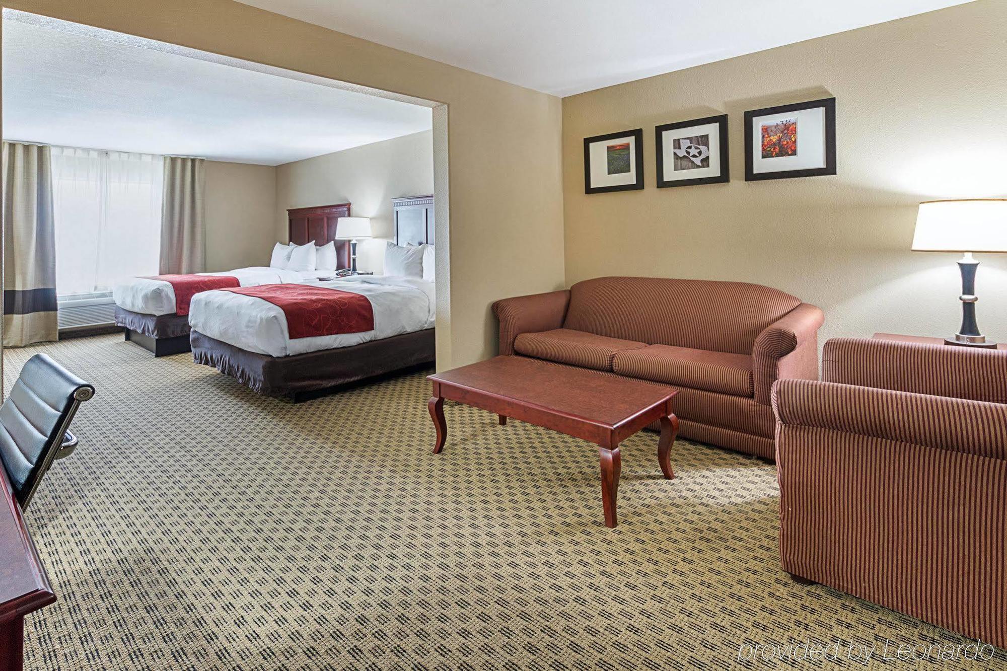 Comfort Suites Ennis Eksteriør bilde