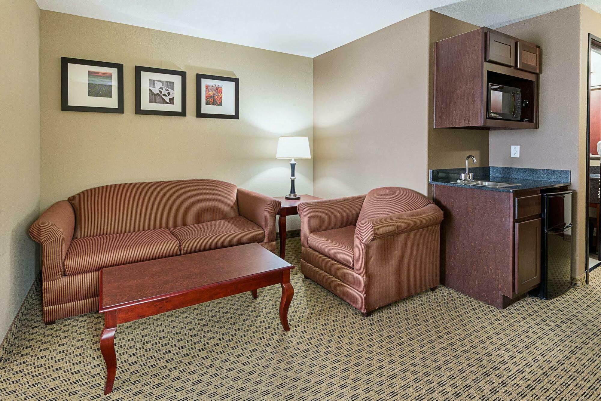 Comfort Suites Ennis Eksteriør bilde