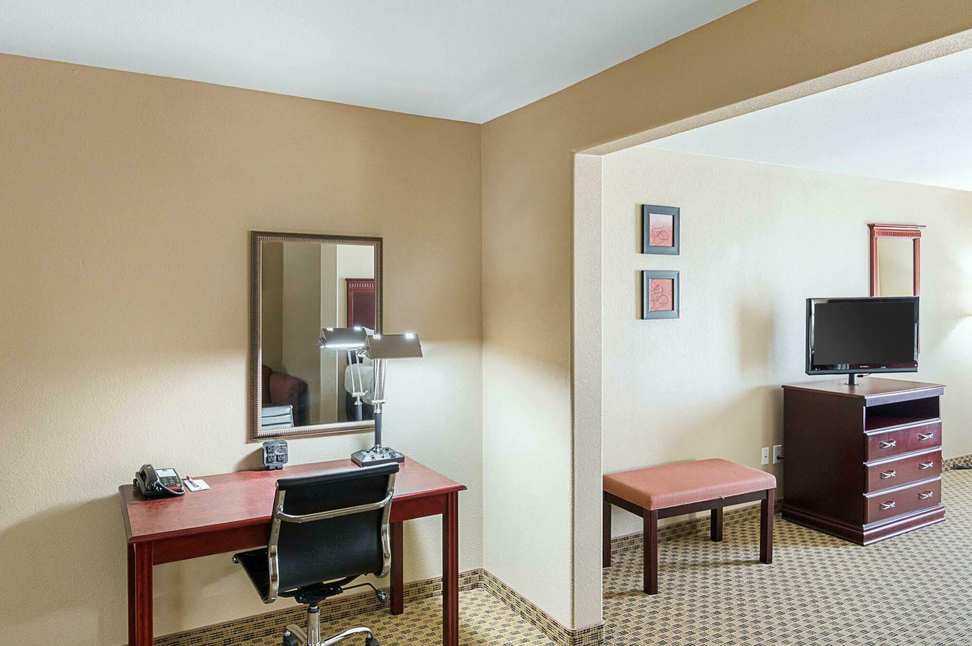 Comfort Suites Ennis Eksteriør bilde